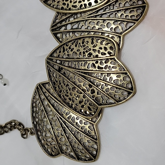 Large bronze leaf necklace - Picture 3 of 4